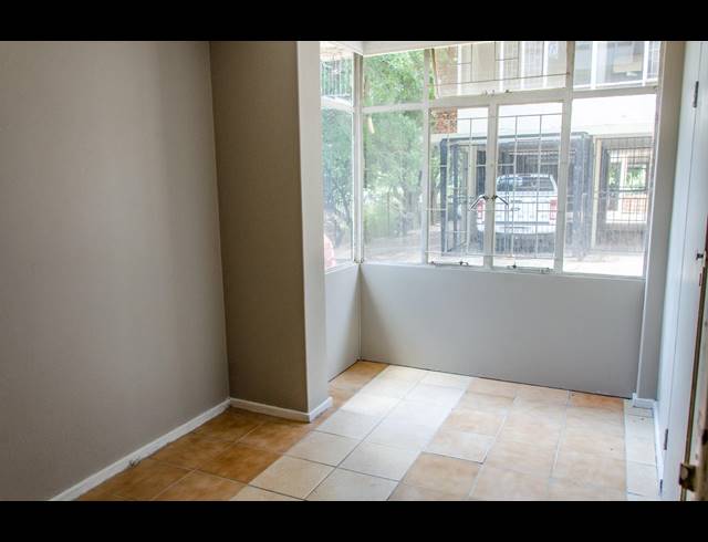 3 BEDROOM FLAT SOLD IN KILNER PARK